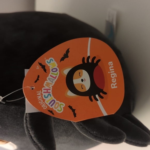 8" Squishmallows Regina in Spider Halloween Costume - Picture 4 of 5